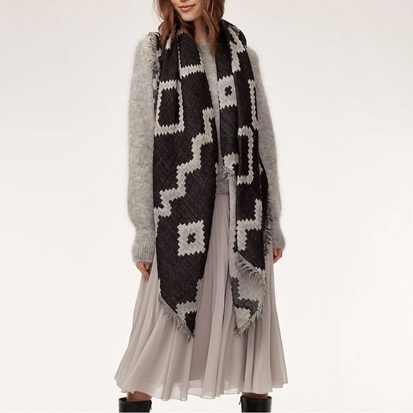 Wilfred Accessories - Aritzia Wilfred Diamond Mosaic Blanket Scarf Wool Black